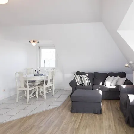 Hues Auert Tharep, 1 Appartement