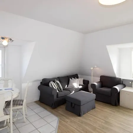 Hues Auert Tharep, 1 Appartement