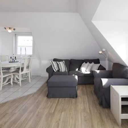 Hues Auert Tharep, 1 Hörnum