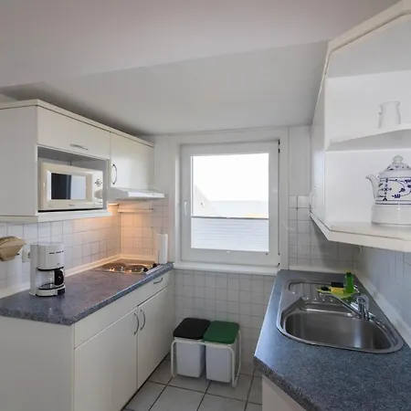 Hues Auert Tharep, 1 Apartment *