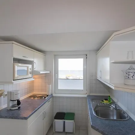 Hues Auert Tharep, 1