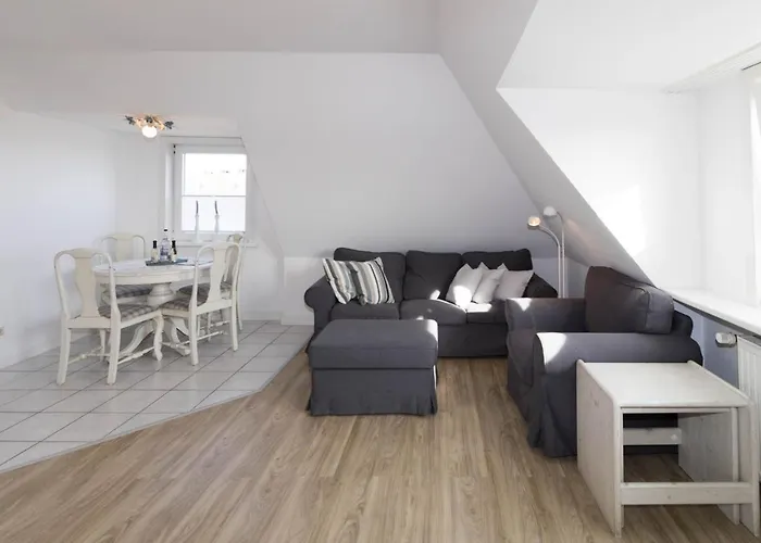 Hues Auert Tharep, 1 Hörnum